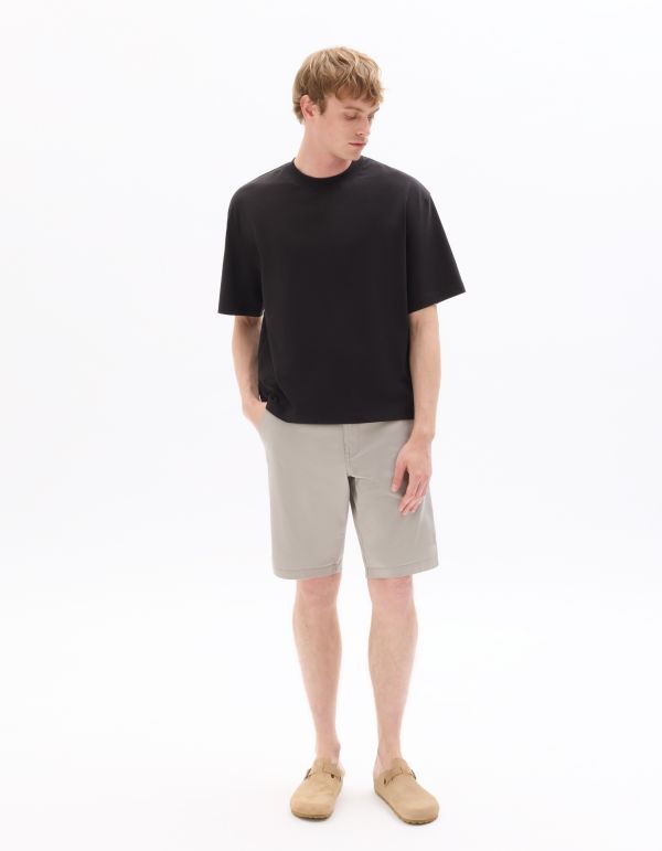 B.01 Bermuda chino en coton stretch - gris clair