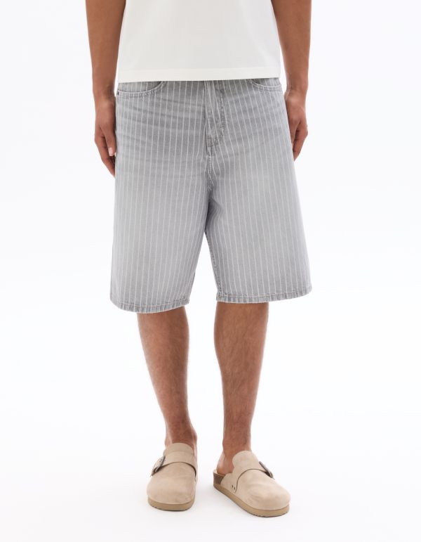 Bermuda jort baggy en jean rayé - gris