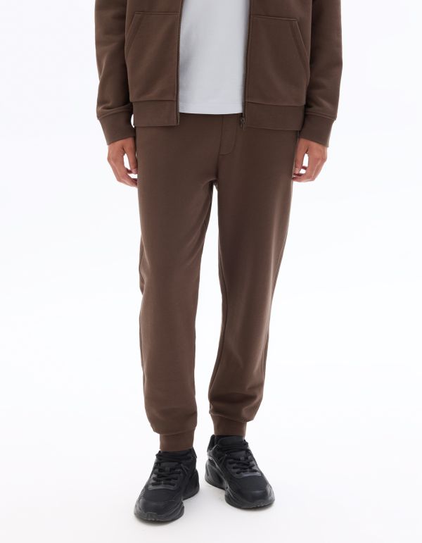 SW.04 Pantalon de jogging regular en french terry - marron