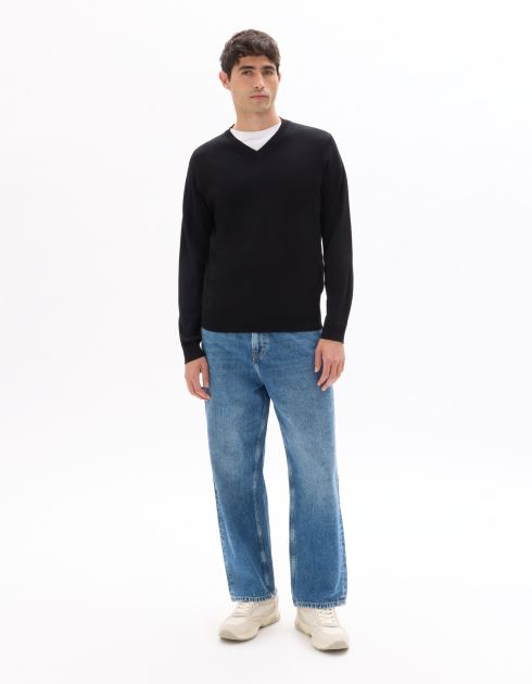Pull Col V uni en maille fine - noir